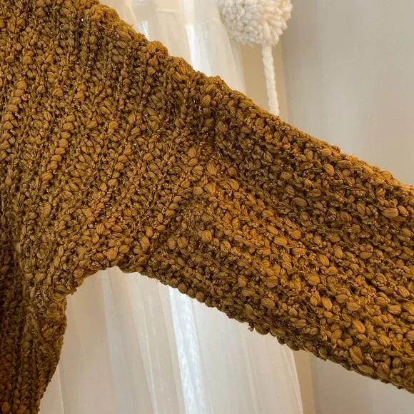 Boutique Wishlist Sweater. Size: M/L. Brown, mustard color. V-neck. - Picture 4 of 4